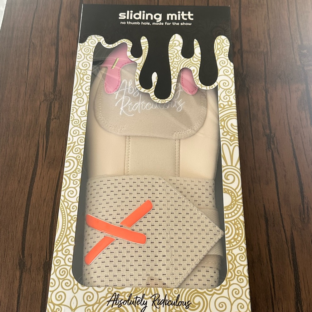 NEW-Absolutely Ridiculous sliding mitt in strawberry ice cream.